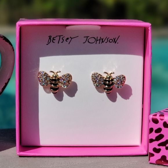 Betsey Johnson NWT  Bumble Bee Stud Earrings - Picture 3 of 9